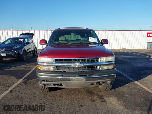 2002 Chevrolet Suburban LT with VIN 1GNFK16T92J186217, listed as a IAAI auction lot 41446083 with 199,849 mi miles. Bid and sale history available at carsss.com. Image 12.