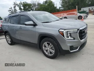 2023 GMC Terrain SLE z VIN 3GKALMEG1PL178414, wystawiony jako Copart lot #56093585 z przebiegiem 13 398 mil mil oraz Szkoda całkowita • Salvage title. Historia ofert i sprzedaży dostępna na DreamBid. Obrazek 4.