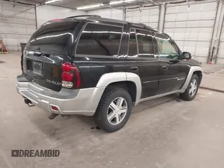 2004 Chevrolet TrailBlazer LS with VIN 1GNDT13S942308362, listed as a IAAI auction lot 41913292 with 153,458 mi miles. Bid and sale history available at carsss.com. Image 4.