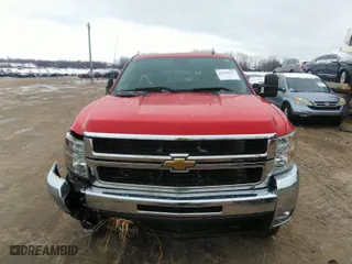 2008 Chevrolet Silverado 2500HD LT w/2LT with VIN 1GCHK29648E183188, listed as a IAAI auction lot 41244937 with 133,914 mi miles. Bid and sale history available at carsss.com. Image 12.