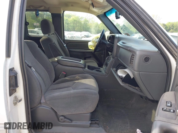 2006 Chevrolet Silverado 1500 LT2 with VIN 1GCEK19B26Z118338, listed as a IAAI auction lot 42157726 with 211,133 mi miles and . Bid and sale history available at DreamBid. Image 5.