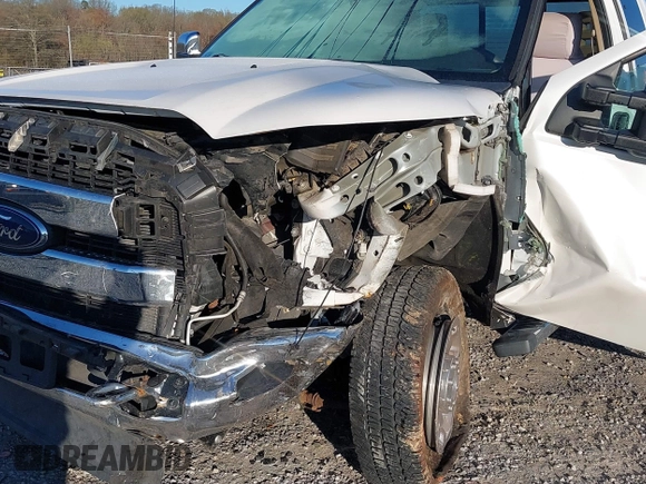 2016 Ford Super Duty F-250 SRW XLT with VIN 1FT7X2B69GEB82415, listed as a IAAI auction lot 41839758 with 45,000 mi miles. Bid and sale history available at carsss.com. Image 6.