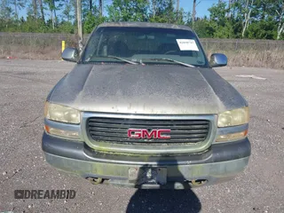 2000 GMC New Sierra 1500 SL with VIN 2GTEC19V8Y1259790, listed as a IAAI auction lot 42050797 with 192,299 mi miles. Bid and sale history available at carsss.com. Image 6.
