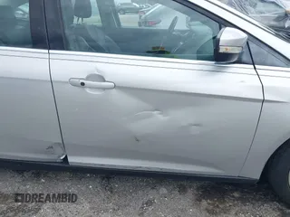 2012 Ford Focus Titanium с VIN 1FAHP3J28CL381248, выставлен на аукционе IAAI как лот 39731691 с пробегом 123 720 миль миль и . История ставок и продаж доступна на DreamBid. Изображение 12.
