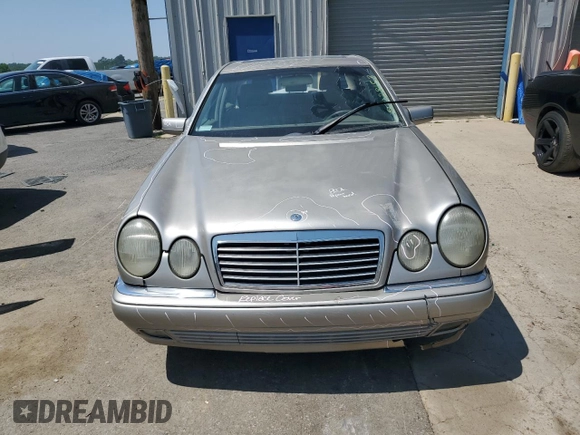 1999 Mercedes-Benz E-Class with VIN WDBJF65H2XA796208, listed as a Copart auction lot 62738904 with 156,283 mi miles and Salvage Title. Bid and sale history available at carsss.com. Image 5.