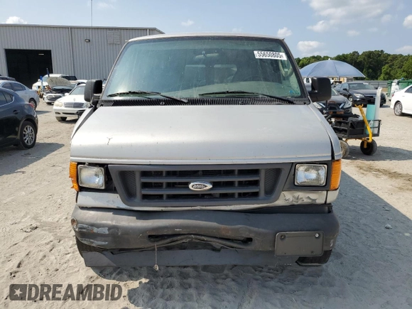 2003 Ford Econoline Passenger XL z VIN 1FBSS31S13HB64470, wystawiony jako Copart lot #55650805 z przebiegiem 278 968 mil mil oraz Szkoda całkowita • Salvage title. Historia ofert i sprzedaży dostępna na DreamBid. Obrazek 5.