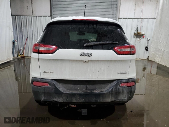 2015 Jeep Cherokee Latitude with VIN 1C4PJMCB8FW515186, listed as a Copart auction lot 44016125 with 165,357 mi miles and Non Repairable. Bid and sale history available at carsss.com. Image 6.