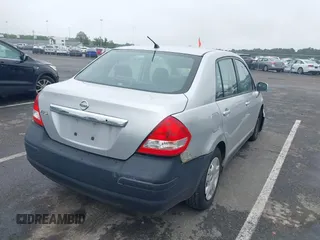 2011 Nissan Versa S с VIN 3N1BC1AP4BL454732, выставлен на аукционе IAAI как лот 42501211 с пробегом 176 032 миль миль и . История ставок и продаж доступна на DreamBid. Изображение 12.