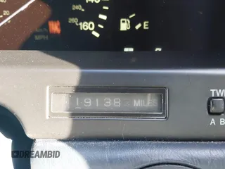 1991 Lexus LS z VIN JT8UF11E3M0093567, wystawiony jako IAAI lot #41647408 z przebiegiem 191 382 mil mil oraz . Historia ofert i sprzedaży dostępna na DreamBid. Obrazek 15.