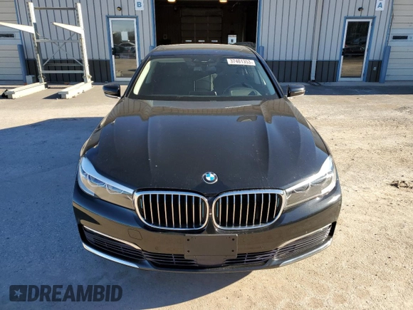 2017 BMW 7 Series 740e xDrive iPerformance with VIN WBA7J2C32HG497940, listed as a Copart auction lot 37401353 with 24,508 mi miles. Bid and sale history available at carsss.com. Image 5.