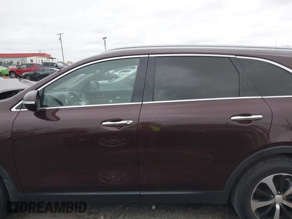 2016 Kia Sorento EX with VIN 5XYPH4A1XGG011498, listed as a IAAI auction lot 41836212 with 170,560 mi miles. Bid and sale history available at carsss.com. Image 14.