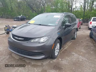 2020 Chrysler Voyager LXi z VIN 2C4RC1DG9LR265439, wystawiony jako IAAI lot #42122596 z przebiegiem 117 662 mil mil oraz . Historia ofert i sprzedaży dostępna na DreamBid. Obrazek 2.
