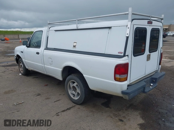 1997 Ford Ranger XLT z VIN 1FTCR10A8VUD39042, wystawiony jako IAAI lot #41888576 z przebiegiem 131 902 mil mil oraz . Historia ofert i sprzedaży dostępna na DreamBid. Obrazek 3.
