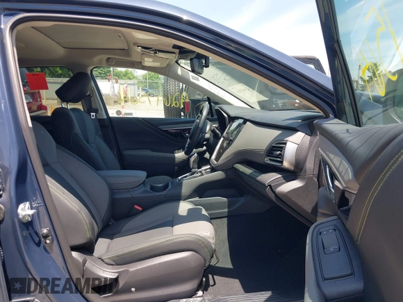2025 Subaru Outback Onyx with VIN 4S4BTALC0S3245647, listed as a IAAI auction lot 42647564 with 3,472 mi miles and . Bid and sale history available at DreamBid. Image 5.