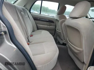 2004 Mercury Grand Marquis GS z VIN 2MEFM74W84X692469, wystawiony jako Copart lot #57794475 z przebiegiem 68 439 mil mil oraz Szkoda całkowita • Salvage title. Historia ofert i sprzedaży dostępna na DreamBid. Obrazek 10.