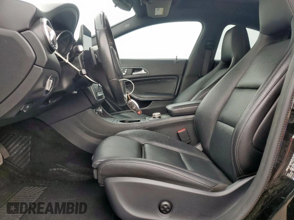 2018 Mercedes-Benz CLA 250 z VIN WDDSJ4EB6JN505705, wystawiony jako Copart lot #57476655 z przebiegiem 57 442 mil mil oraz Szkoda całkowita • Salvage title. Historia ofert i sprzedaży dostępna na DreamBid. Obrazek 7.