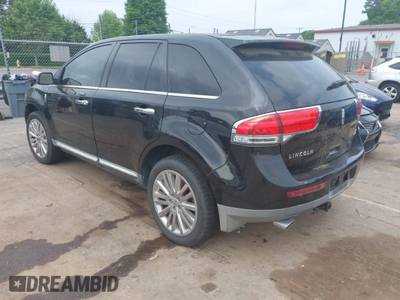 2011 Lincoln MKX with VIN 2LMDJ6JK0BBJ27379, listed as a IAAI auction lot 42088492 with 167,378 mi miles. Bid and sale history available at carsss.com. Image 3.