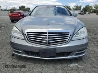 2012 Mercedes-Benz S 400 z VIN WDDNG9FB0CA420943, wystawiony jako Copart lot #56987055 z przebiegiem 119 125 mil mil oraz Czysty tytuł • Clean title. Historia ofert i sprzedaży dostępna na DreamBid. Obrazek 5.