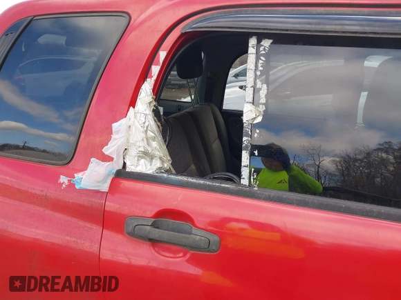 2004 Chevrolet Tracker with VIN 2CNBJ134846906738, listed as a IAAI auction lot 40833676 with 176,004 mi miles and . Bid and sale history available at DreamBid. Image 14.