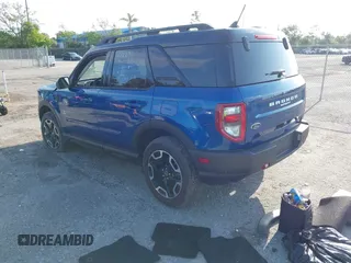 2024 Ford Bronco Sport Outer Banks z VIN 3FMCR9C61RRF36536, wystawiony jako IAAI lot #42363040 z przebiegiem 5 789 mil mil oraz . Historia ofert i sprzedaży dostępna na DreamBid. Obrazek 3.