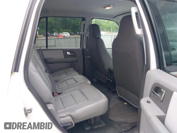 2004 Ford Expedition Special Service с VIN 1FMPU16L64LB14255, выставлен на аукционе IAAI как лот 42234555 с пробегом 172 388 миль миль и . История ставок и продаж доступна на DreamBid. Изображение 8.