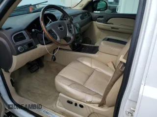 2008 GMC Sierra Denali z VIN 2GTEK638081191312, wystawiony jako Copart lot #63516914 z przebiegiem 261 810 mil mil oraz Szkody całkowita. Historia ofert i sprzedaży dostępna na DreamBid. Obrazek 7.