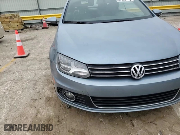 2013 Volkswagen Eos Komfort с VIN WVWBW8AH4DV001042, выставлен на аукционе Copart как лот 49492745 с пробегом 119 825 миль миль и Списание • Salvage title. История ставок и продаж доступна на DreamBid. Изображение 10.