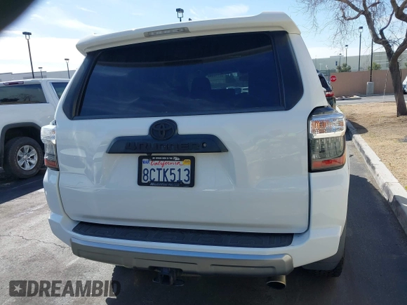 2018 Toyota 4Runner SR5 with VIN JTEBU5JR8J5543622, listed as a IAAI auction lot 41770031 with 101,272 mi miles. Bid and sale history available at carsss.com. Image 16.