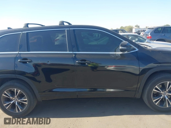 2018 Toyota Highlander LE with VIN 5TDZZRFH5JS266501, listed as a IAAI auction lot 41209838 with 99,340 mi miles and . Bid and sale history available at DreamBid. Image 13.