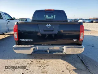 2015 Nissan Frontier SV z VIN 1N6AD0ER8FN714144, wystawiony jako Copart lot #52053695 z przebiegiem 127 874 mil mil oraz Szkoda całkowita • Salvage title. Historia ofert i sprzedaży dostępna na DreamBid. Obrazek 6.