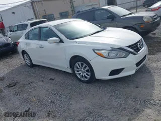 2016 Nissan Altima 2.5 SR with VIN 1N4AL3AP4GN327514, listed as a IAAI auction lot 41730732 with 70,160 mi miles. Bid and sale history available at carsss.com. Image 1.