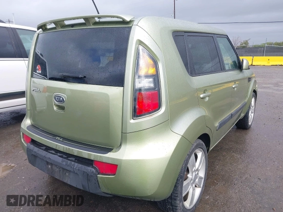 2011 Kia Soul + with VIN KNDJT2A20B7201270, listed as a IAAI auction lot 41764745 with 178,534 mi miles. Bid and sale history available at carsss.com. Image 4.