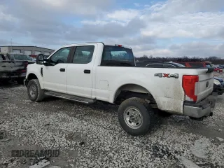 2018 Ford Super Duty F-250 SRW XL with VIN 1FT7W2B68JEB04718, listed as a Copart auction lot 89034645 with 276,292 mi miles and Salvage Title. Bid and sale history available at carsss.com. Image 2.