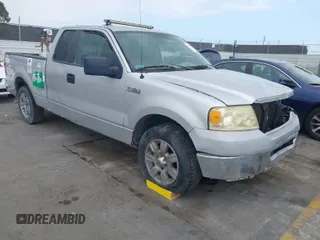 2008 Ford F-150 STX with VIN 1FTRX12W98FC22975, listed as a IAAI auction lot 41957898 with 256,482 mi miles and . Bid and sale history available at carsss.com. Image 1.