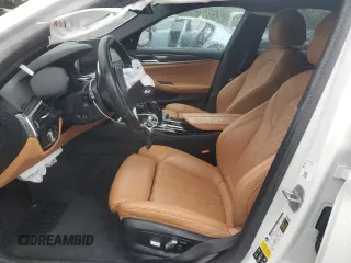 2021 BMW 5 Series 530i xDrive z VIN WBA13BJ03MCG98761, wystawiony jako Copart lot #56557135 z przebiegiem Nie podano mil oraz Szkoda całkowita • Salvage title. Historia ofert i sprzedaży dostępna na DreamBid. Obrazek 7.