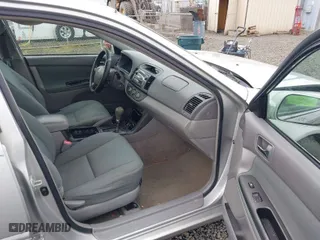 2006 Toyota Camry STD with VIN 4T1BE32K86U157718, listed as a IAAI auction lot 41805465 with 327,299 mi miles. Bid and sale history available at carsss.com. Image 5.