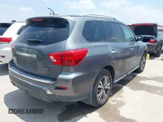 2017 Nissan Pathfinder SV z VIN 5N1DR2MM4HC611218, wystawiony jako IAAI lot #42328866 z przebiegiem 181 476 mil mil oraz . Historia ofert i sprzedaży dostępna na DreamBid. Obrazek 4.