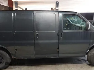 2004 Chevrolet Express Cargo z VIN 1GCFG15X241176422, wystawiony jako IAAI lot #42227499 z przebiegiem 270 000 mil mil oraz . Historia ofert i sprzedaży dostępna na DreamBid. Obrazek 13.