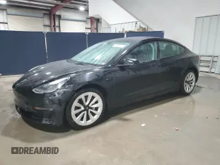 2023 Tesla Model 3 z VIN 5YJ3E1EA1PF452122, wystawiony jako Copart lot #63576995 z przebiegiem 104 907 mil mil oraz Czysty tytuł • Clean title. Historia ofert i sprzedaży dostępna na DreamBid. Obrazek 1.