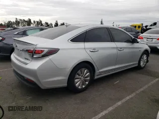 2017 Hyundai Sonata Hybrid SE with VIN KMHE24L18HA045782, listed as a Copart auction lot 76365673 with 104,934 mi miles. Bid and sale history available at carsss.com. Image 3.