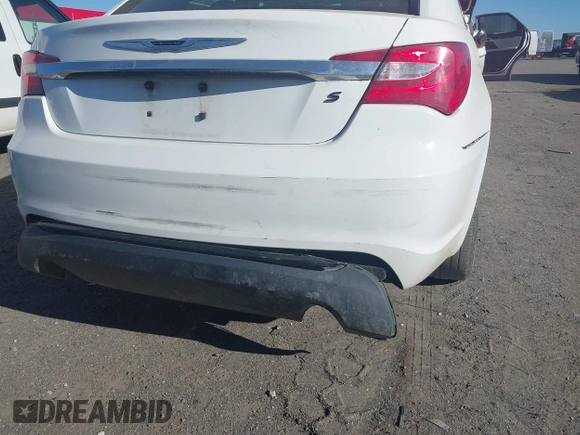 2011 Chrysler 200 S with VIN 1C3BC8FG3BN598176, listed as a IAAI auction lot 41869108 with 186,793 mi miles. Bid and sale history available at carsss.com. Image 11.
