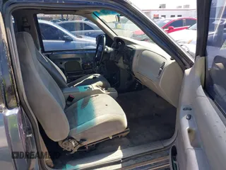 2000 Ford Explorer Sport with VIN 1FMYU60E5YUA62788, listed as a IAAI auction lot 42017572 with 180,527 mi miles and . Bid and sale history available at DreamBid. Image 5.