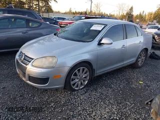 2007 Volkswagen Jetta 2.5 z VIN 3VWRG71K37M029136, wystawiony jako IAAI lot #41291108 z przebiegiem 219 980 mil mil oraz . Historia ofert i sprzedaży dostępna na DreamBid. Obrazek 17.