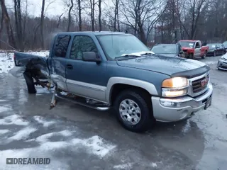 2006 GMC Sierra 1500 SLE1 with VIN 1GTEK19B76Z221061, listed as a IAAI auction lot 41037819 with 126,431 mi miles. Bid and sale history available at carsss.com. Image 1.