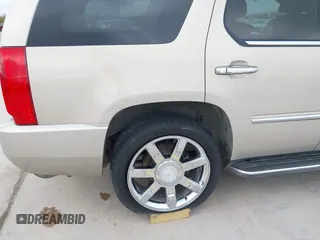 2008 Cadillac Escalade with VIN 1GYEC63898R234382, listed as a IAAI auction lot 41781206 with 150,916 mi miles. Bid and sale history available at carsss.com. Image 17.
