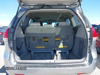 2014 Toyota Sienna LE AAS with VIN 5TDKK3DC2ES440251, listed as a IAAI auction lot 41803952 with 88,691 mi miles. Bid and sale history available at carsss.com. Image 17.