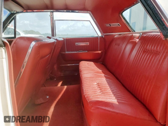 1964 Lincoln Continental z VIN 4Y82N417604, wystawiony jako Copart lot #58056575 z przebiegiem 37 412 mil mil oraz Szkoda całkowita • Salvage title. Historia ofert i sprzedaży dostępna na DreamBid. Obrazek 11.