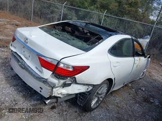 2013 Lexus ES 250 with VIN JTHBK1GG2D2042402, listed as a IAAI auction lot 41522162 with Not Provided miles and . Bid and sale history available at DreamBid. Image 4.