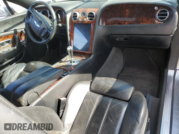 2005 Bentley Continental GT GT z VIN SCBCR63W25C026291, wystawiony jako Copart lot #50234235 z przebiegiem Nie podano mil oraz Szkoda całkowita • Salvage title. Historia ofert i sprzedaży dostępna na DreamBid. Obrazek 8.