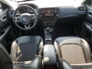 2018 Jeep Compass Latitude z VIN 3C4NJDBB3JT326243, wystawiony jako Copart lot #60688755 z przebiegiem 55 432 mil mil oraz Szkoda całkowita • Salvage title. Historia ofert i sprzedaży dostępna na DreamBid. Obrazek 8.